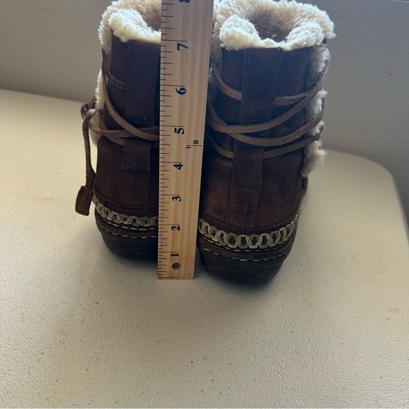 UGG Cove Brown Leather Winter Ankle Boots Womens Wraparound Lace - Picture 8 of 12